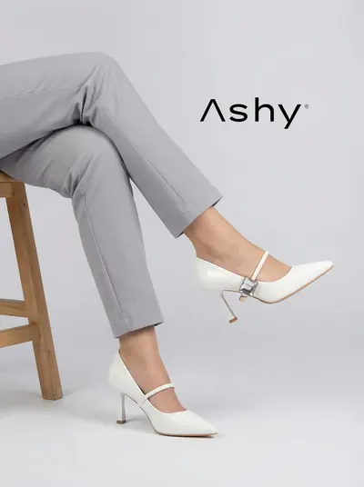 حذاء نسائي بكعب عالي