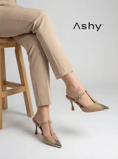 حذاء نسائي بكعب عالي