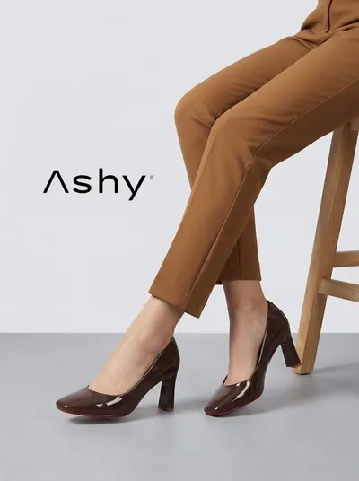 حذاء كعب عالي لامع