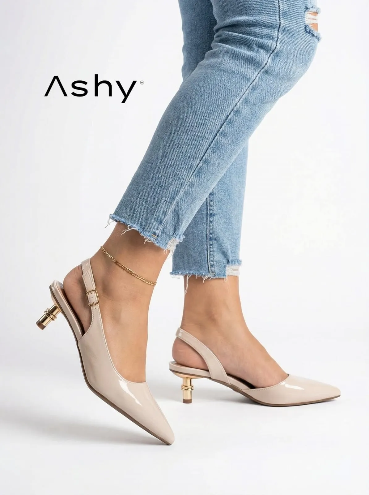 حذاء كعب قصير