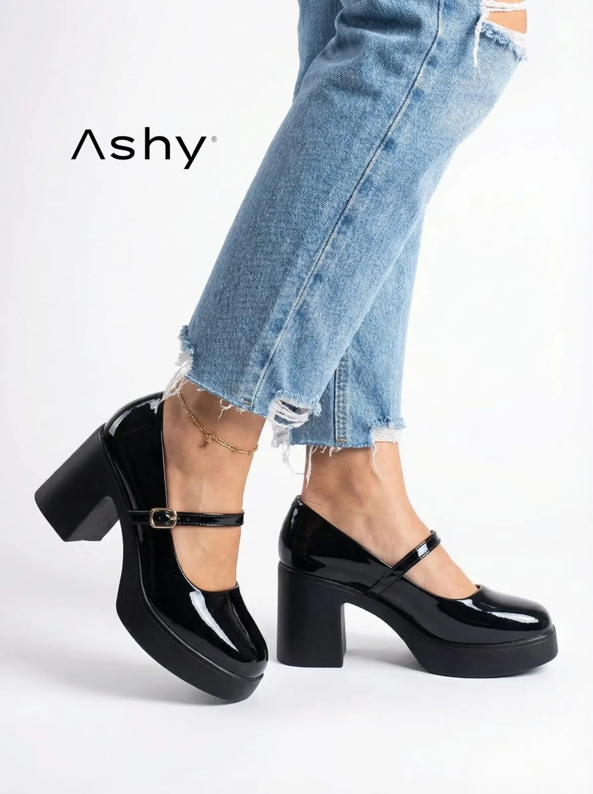 حذاء نسائي لامع بكعب عريض