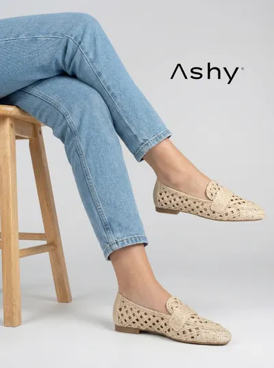 حذاء نسائي بأربطة مفتوحة