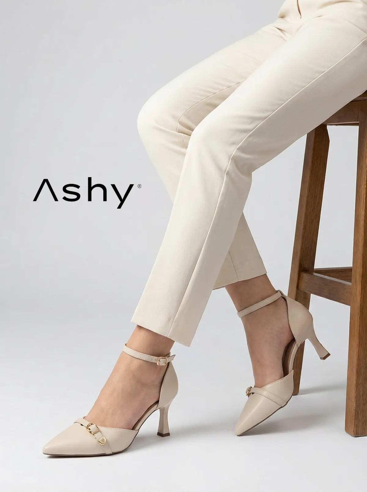 حذاء كعب عالي مع حزام