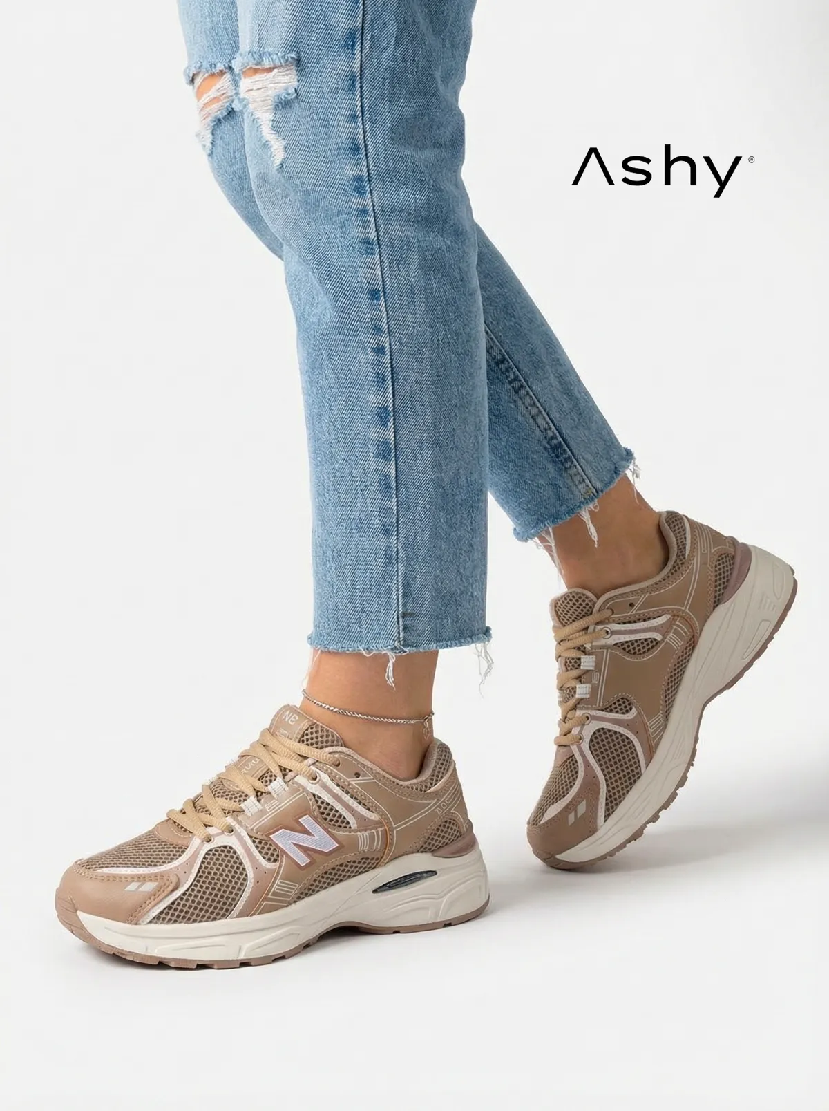 حذاء رياضي نسائي