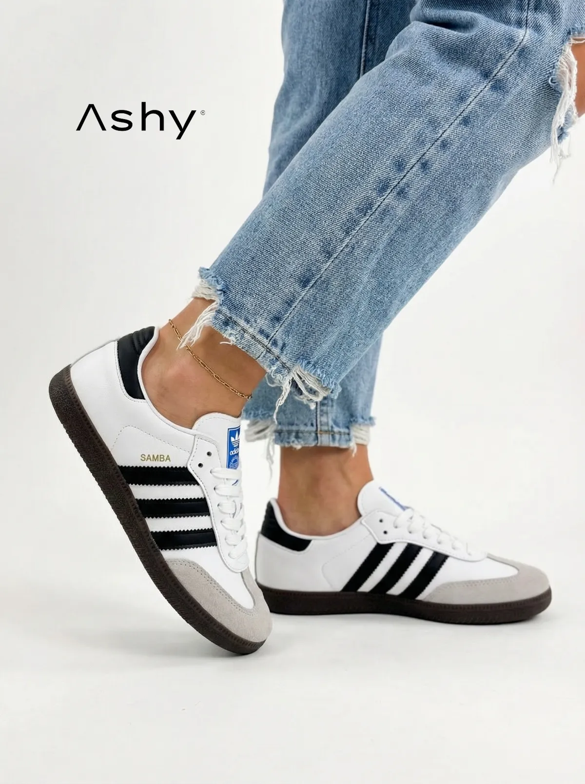 حذاء رياضي نسائي